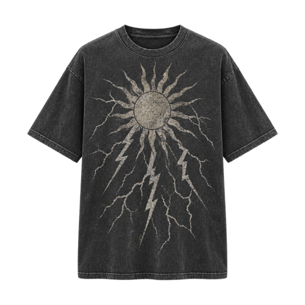 Falmet grafisk rock-T-shirt